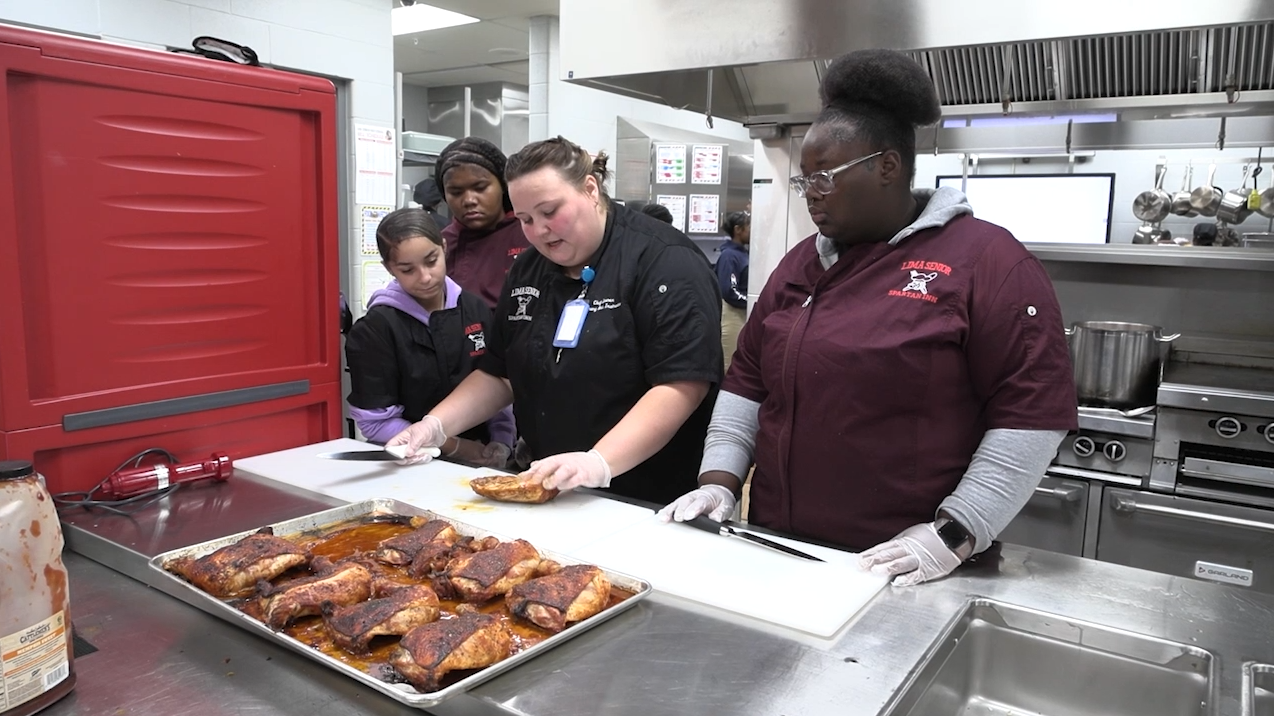 Spartan Inn offers affordable lunch while training Lima Senior chefs